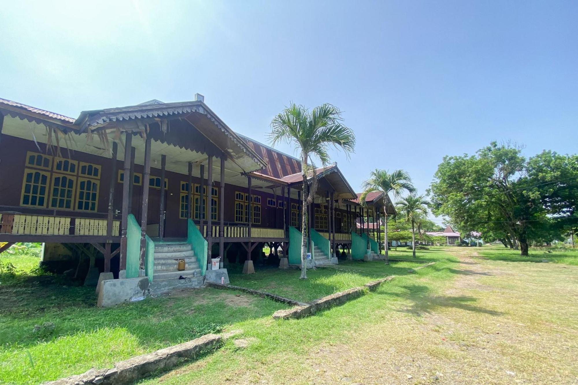 Hotel Pantai Panjang Bengkulu Redpartner Экстерьер фото